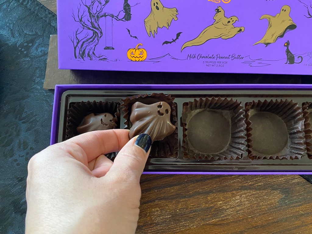 taking out chocolate keto ghost 