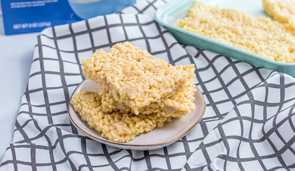 keto rice krispie treats on plate