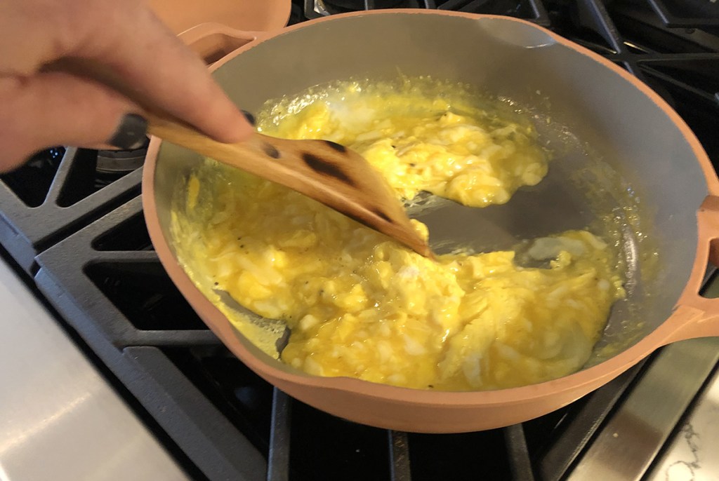 cooking scrambled eggs on always pan