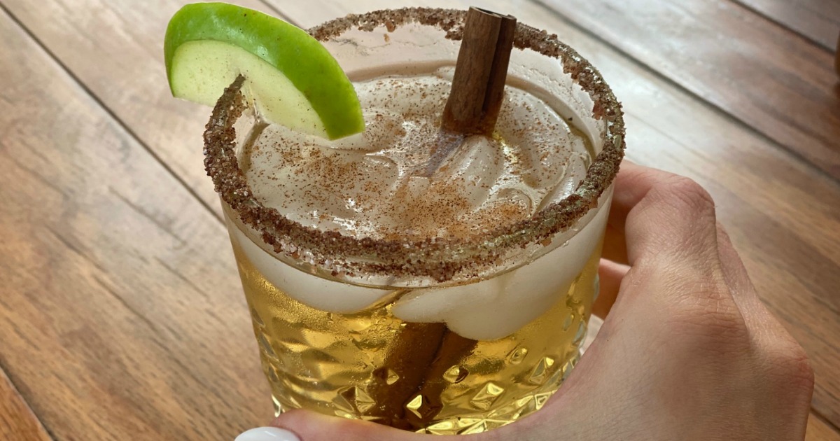 This Caramel Apple Keto Cocktail Is Perfect for the Holiday Season!