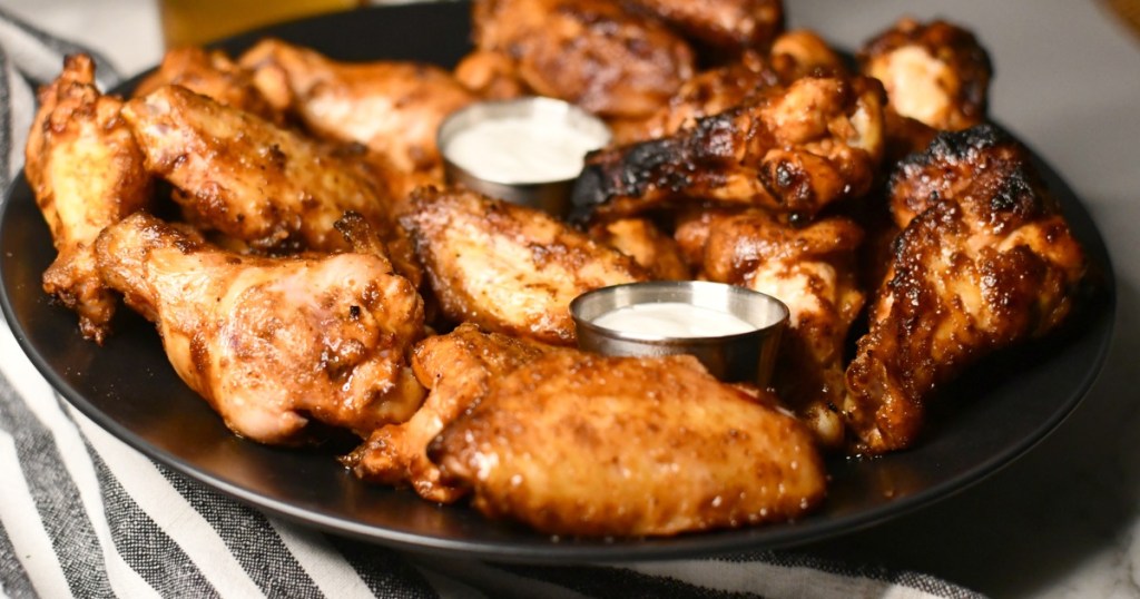 plate of smoked chicken wings