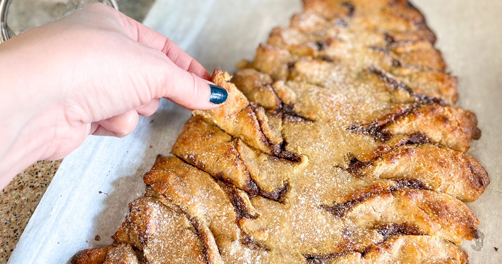 keto cinnamon sugar christmas tree pull apart bread