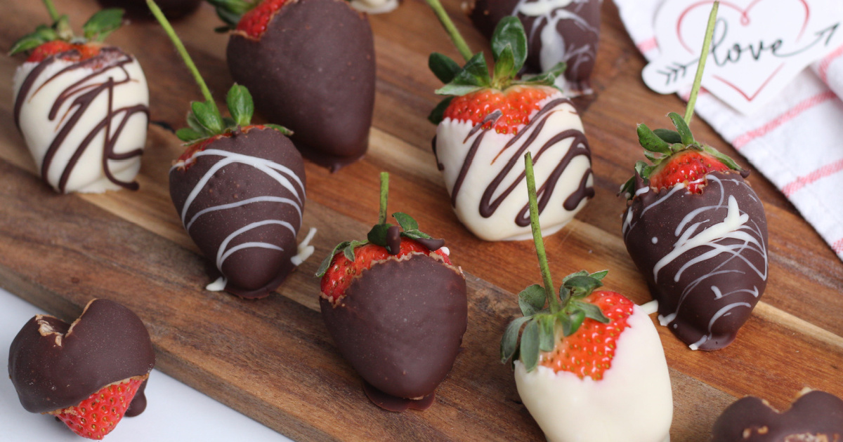 Keto Chocolate Covered Strawberries, Only 3-Ingredients | Hip2Keto