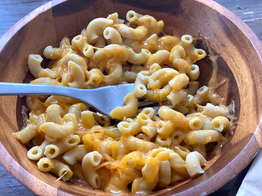 protein macaroni noodles with cheese in bowl 