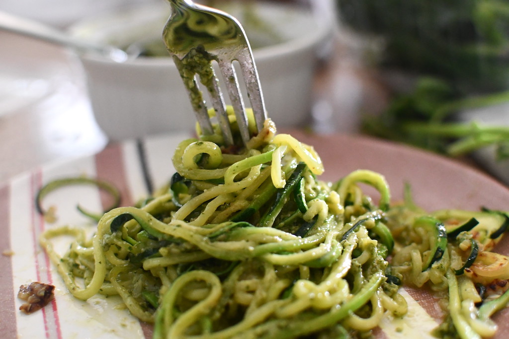 pesto zoodles 