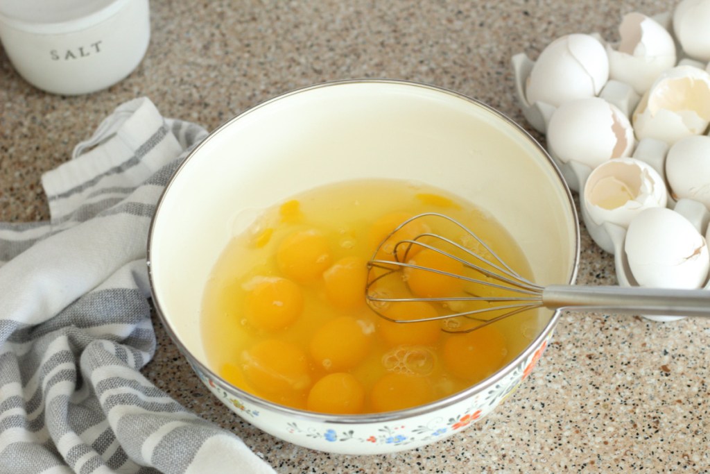 bowl of a dozen eggs