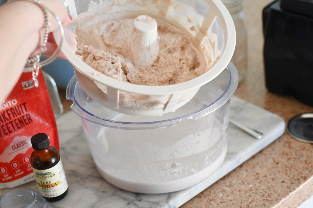 draining liquid with pulp strainer