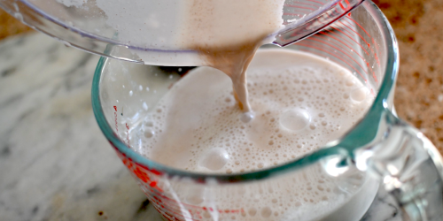 This Easy Homemade Almond Milk Tastes So Much Better Than Store-Bought!