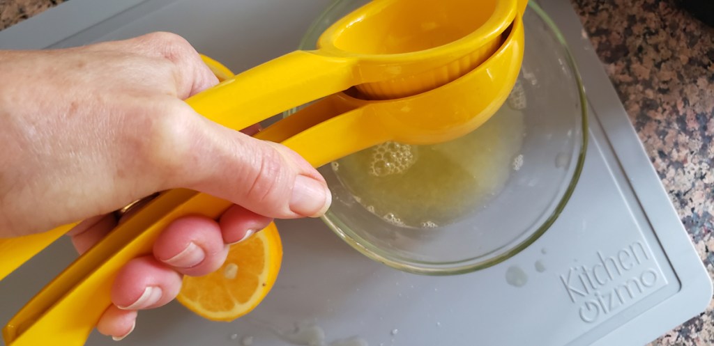 Juicing lemon