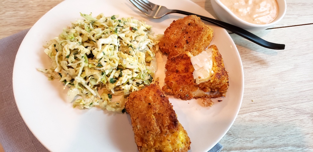 keto fish with slaw on plate 