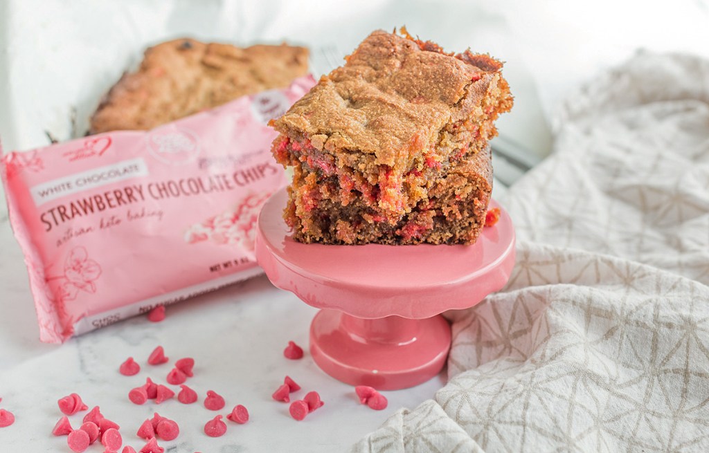 keto strawberry blondies