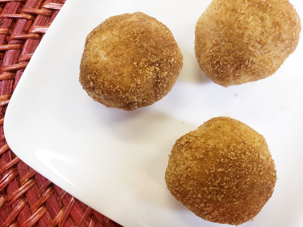 keto snickerdoodle fat bombs on plate 