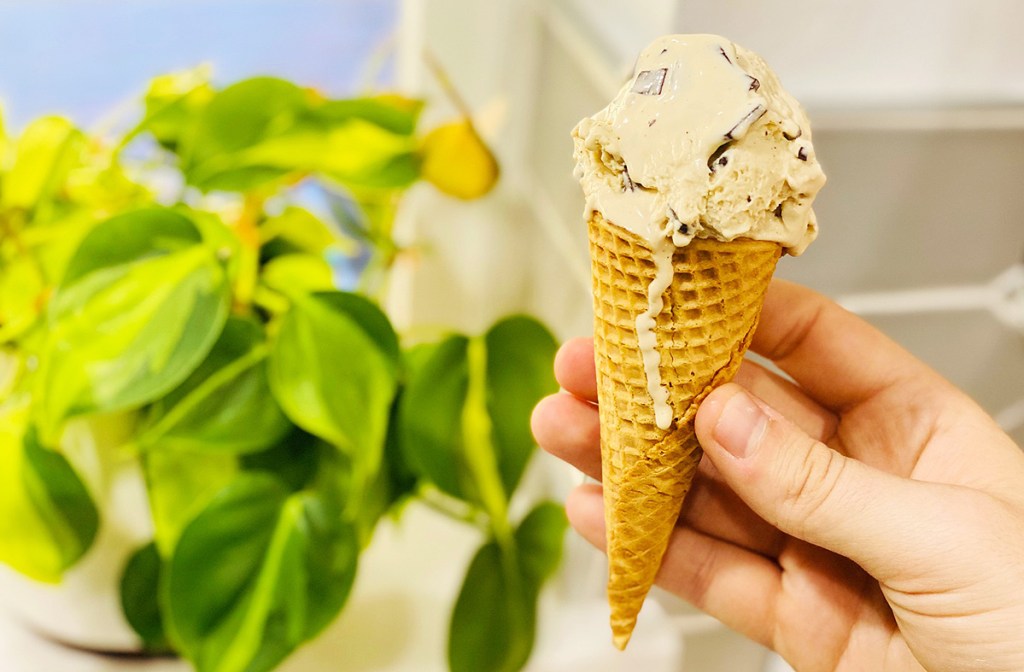 Sugar Free Ice Cream Cones are Here - Only 3g Net Carbs | Hip2Keto