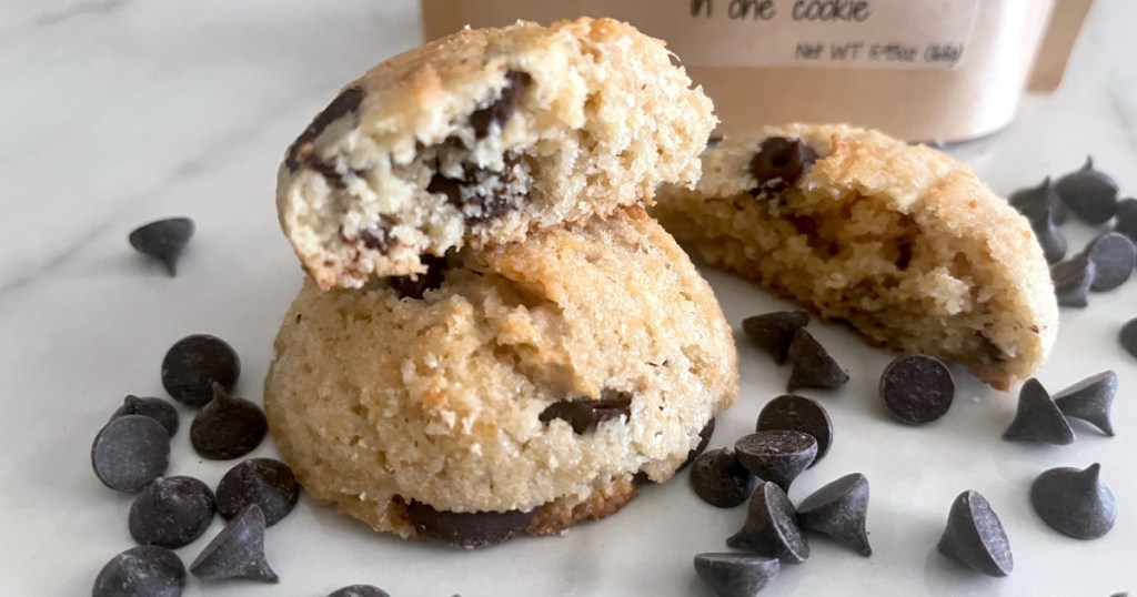 keto chocolate chip cookies 