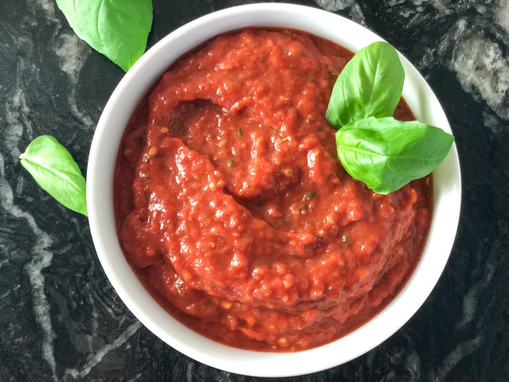 easy keto marinara close up 