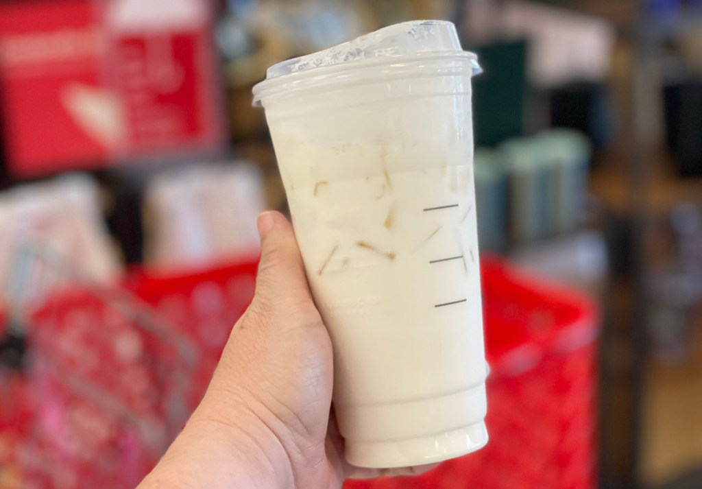 https://hip2keto.com/wp-content/uploads/sites/3/2021/05/starbucks-tea.jpg?resize=1024%2C713&strip=all