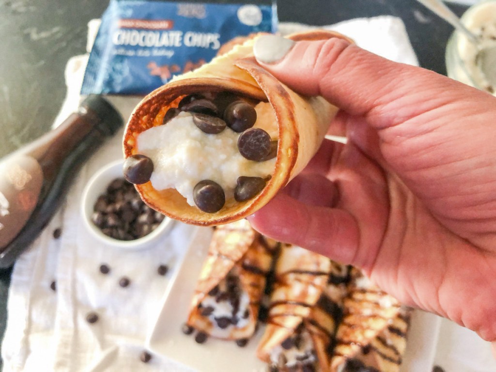 hand holding a keto crepe