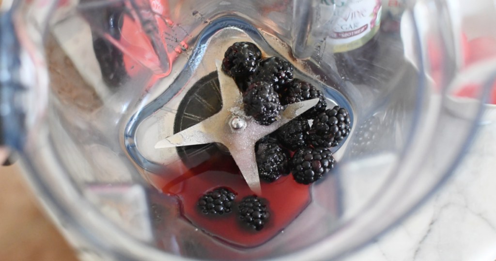 blackberry dressing in the blender