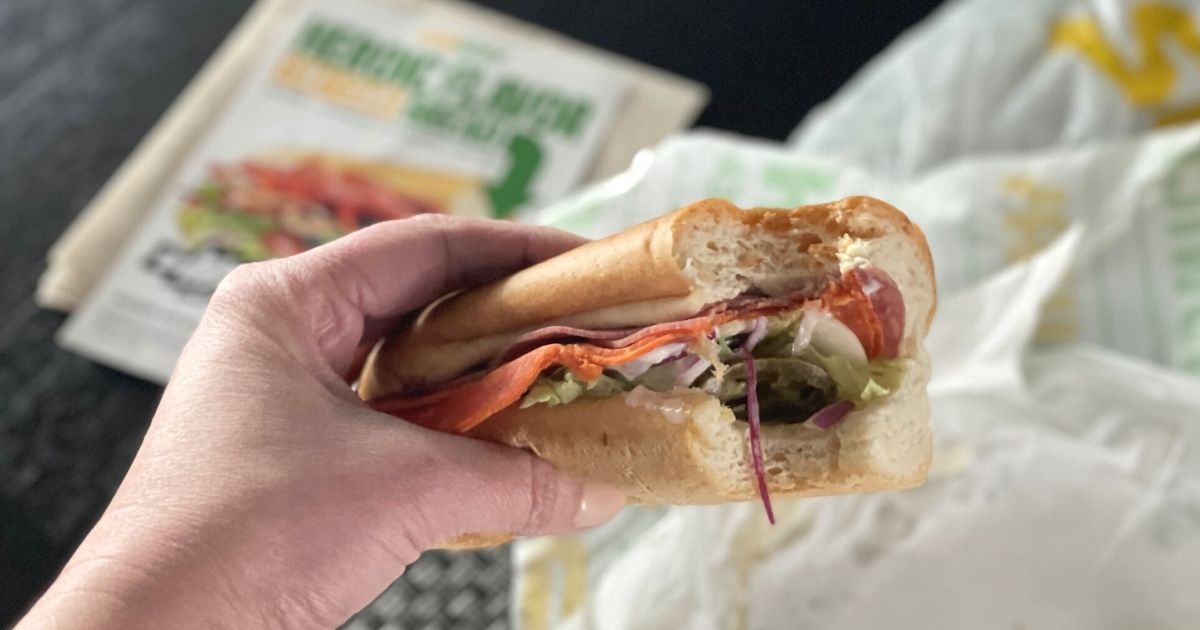 What Time Does Subway Start Serving Lunch?