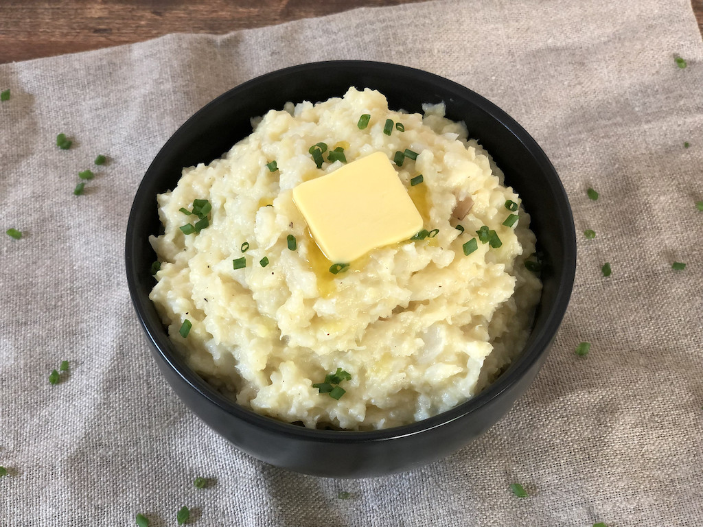 bowl of low-carb mashed potatoes with butter 