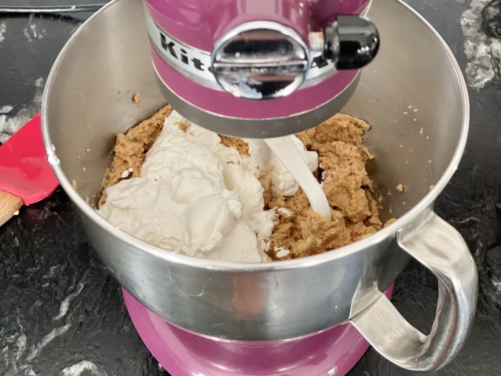 adding whipped cream to keto peanut butter pie filling