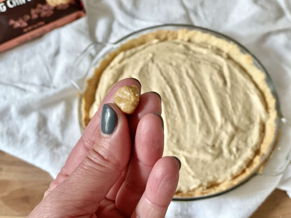 adding toppings to keto peanut butter pie