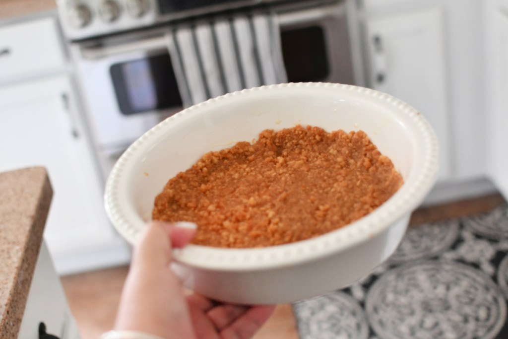 making a keto crust from crushed cookies