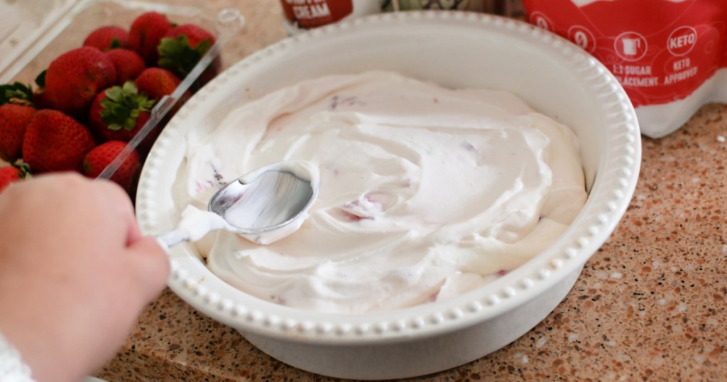 spreading filling for frozen yogurt pie