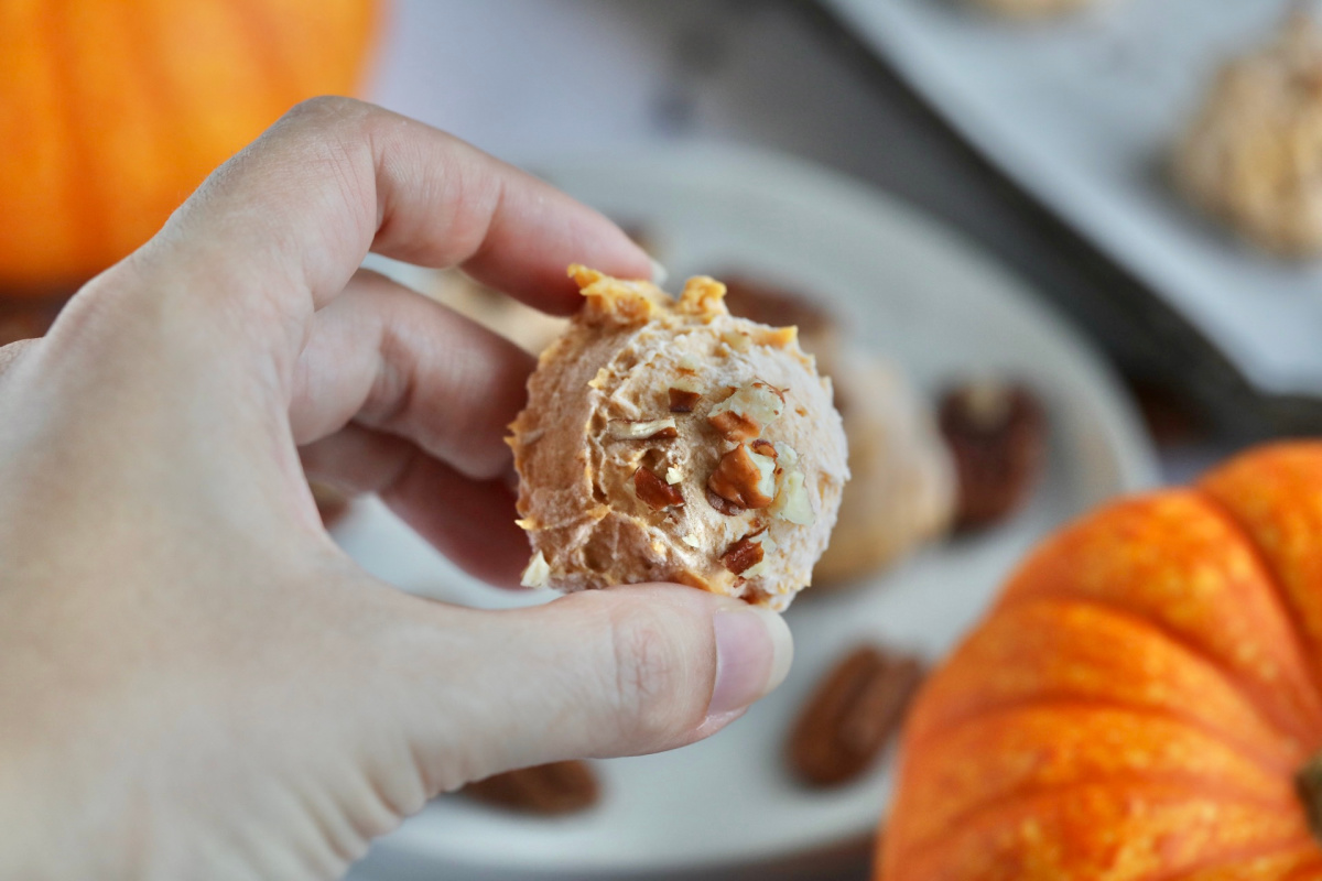 holding keto pumpkin pie fat bombs