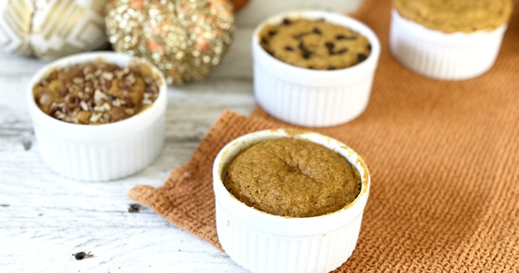 keto pumpkin mug cakes