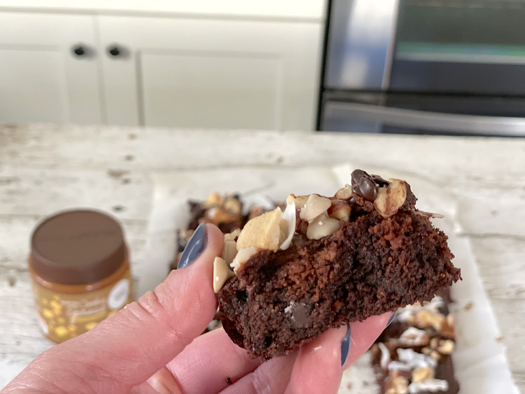 holding kitchen sink brownie