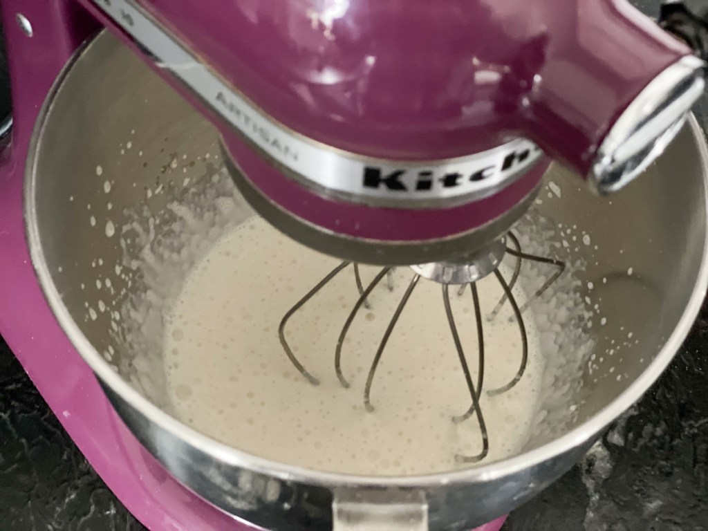 making keto whipped cream recipe
