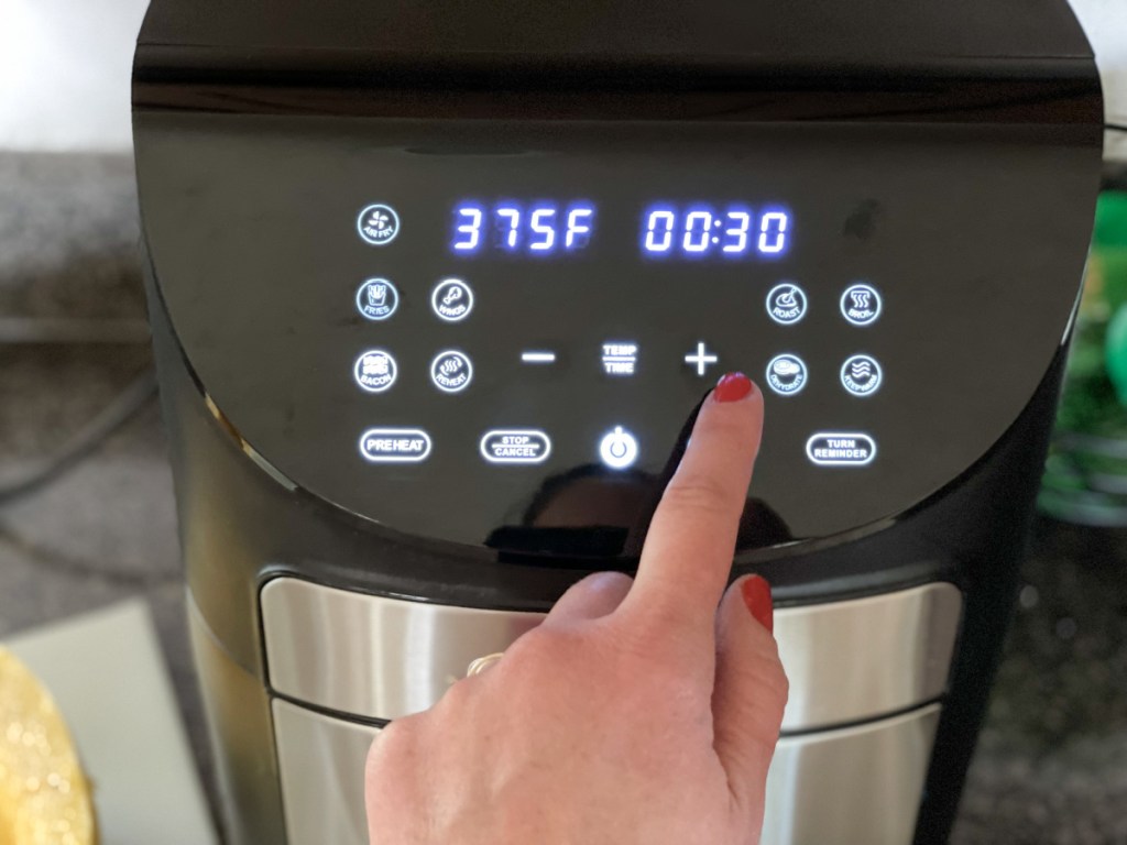 air fryer pressing buttons 