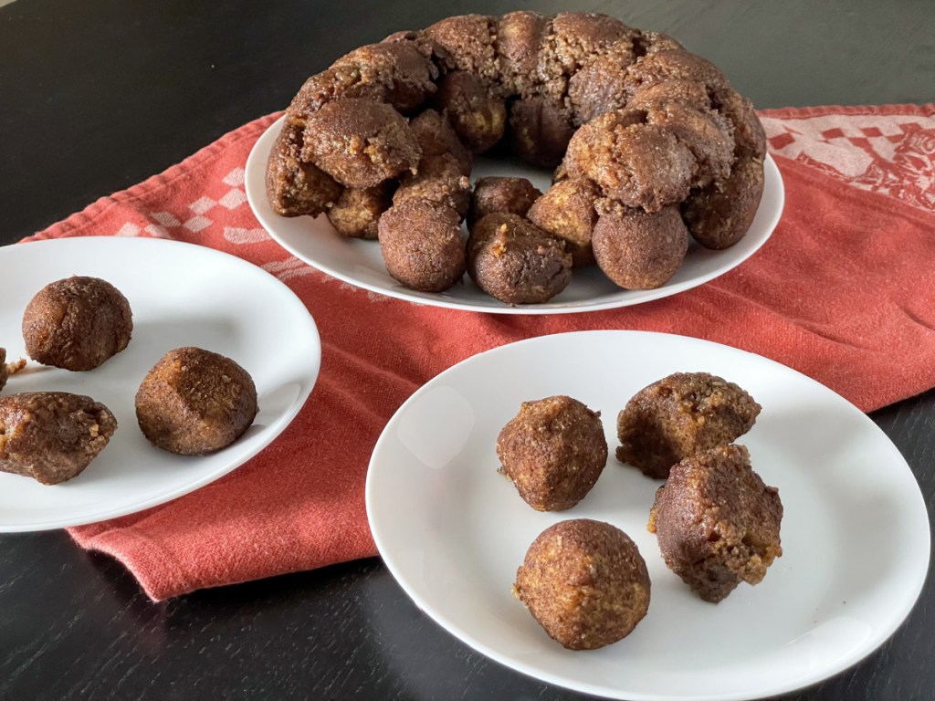 EASIEST Hands Free Monkey Bread - DASH Bread Maker and Butter Sprayer in  2023