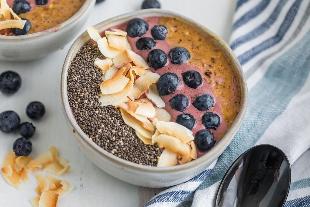 Keto Acai Bowl (Smoothie Bowl) - A Full Living