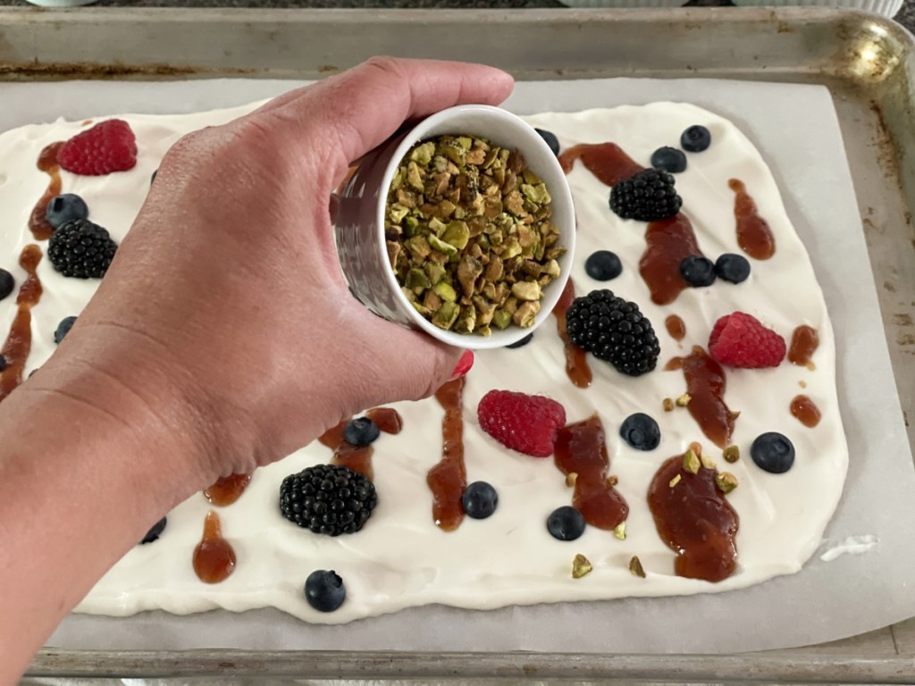 https://hip2keto.com/wp-content/uploads/sites/3/2022/08/Keto-Frozen-Greek-Yogurt-Bark-5.jpg?resize=1024%2C768&strip=all