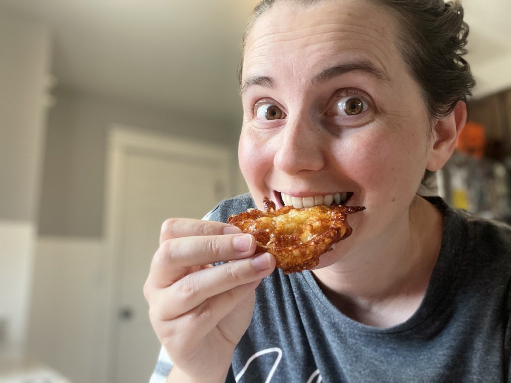 eating keto onion rings