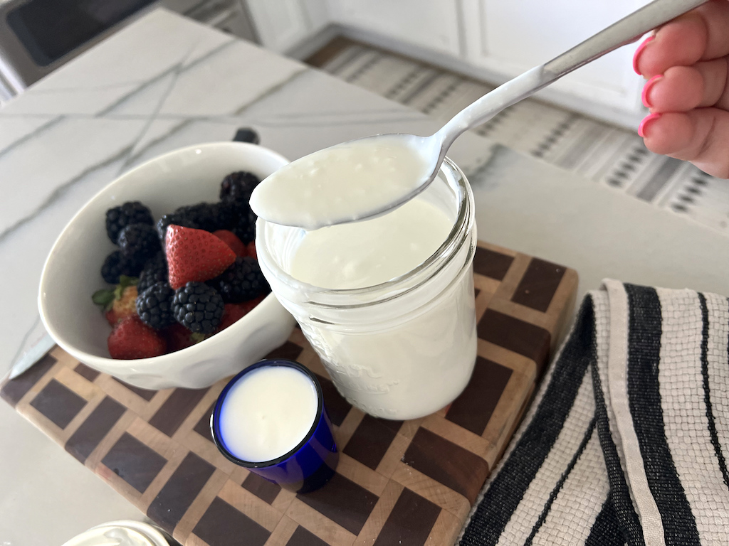 kefir with berries in bowl 