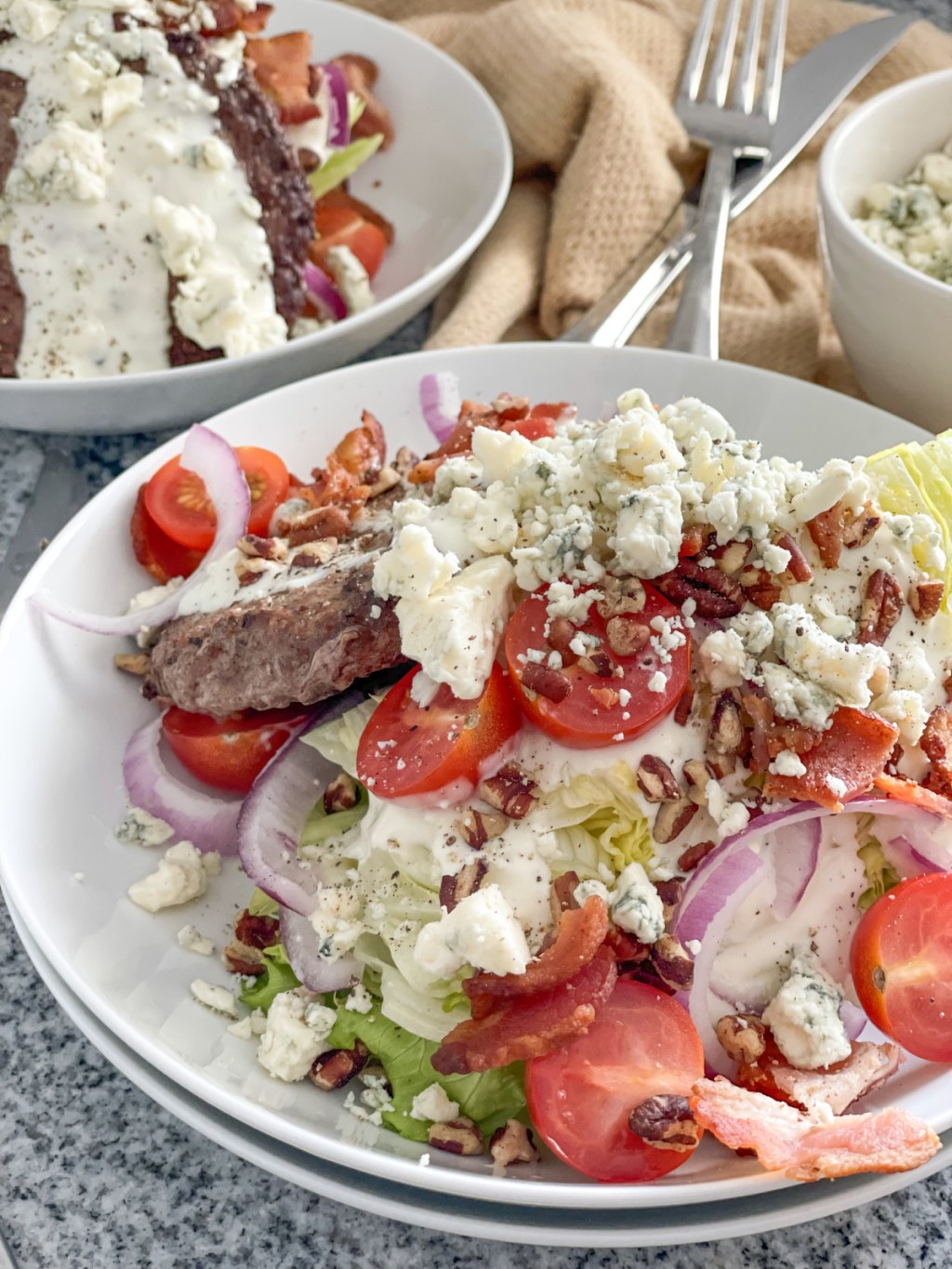 blue cheeseburger salad