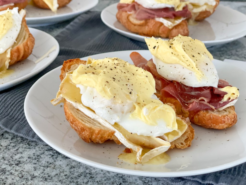 Eggs Benedict in the pie maker, another KETO Cheekyricho Cooking   Video Recipe ep.1,463 