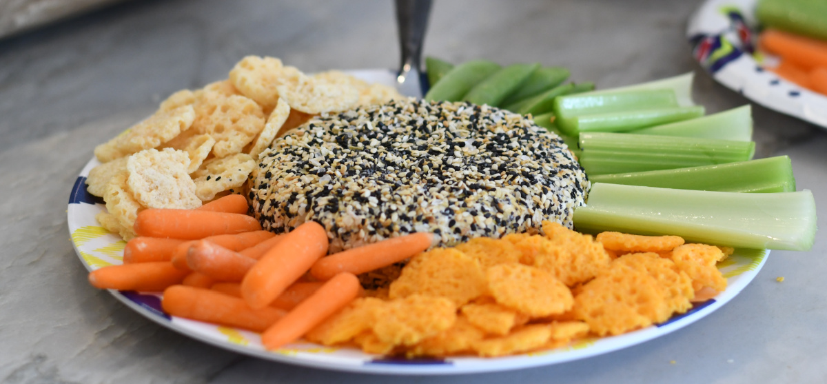 keto everything bagel cheese ball