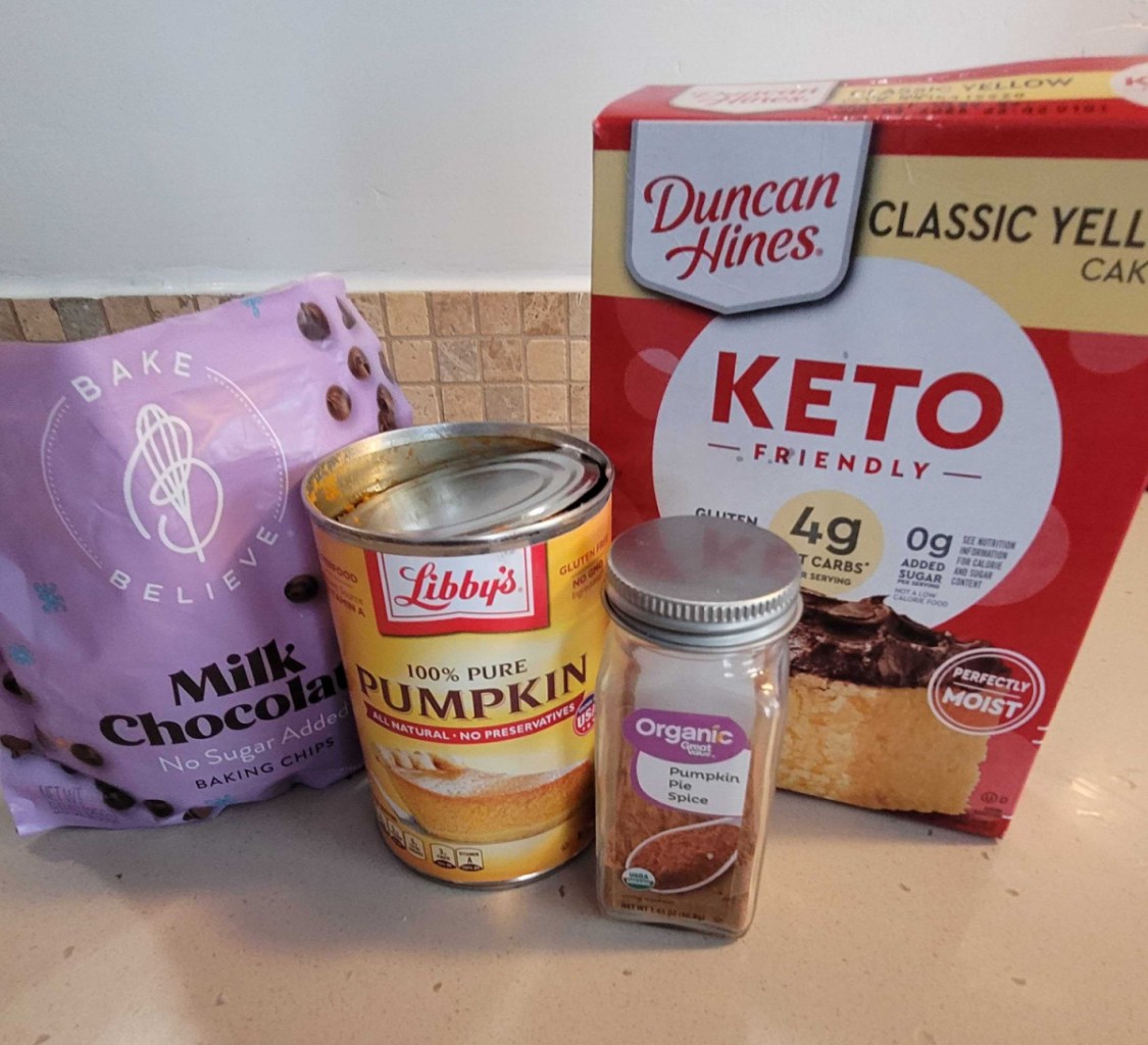 Ingredients to make easy pumpkin keto cake
